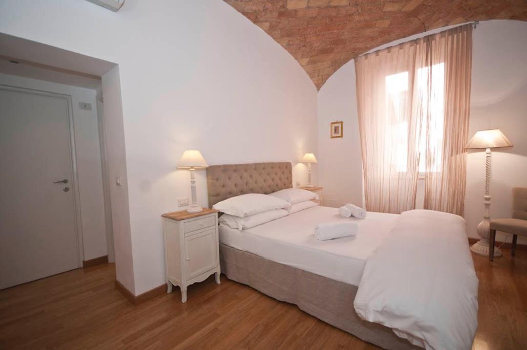 La Finestra Sul Colosseo B&B 1 โรม ภายนอก รูปภาพ